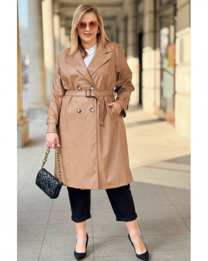 Elegantný koženkový plus size kabát s opaskom Goja